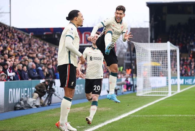 记者：申花队已于昨晚返回上海，迎来5天假期进行休整